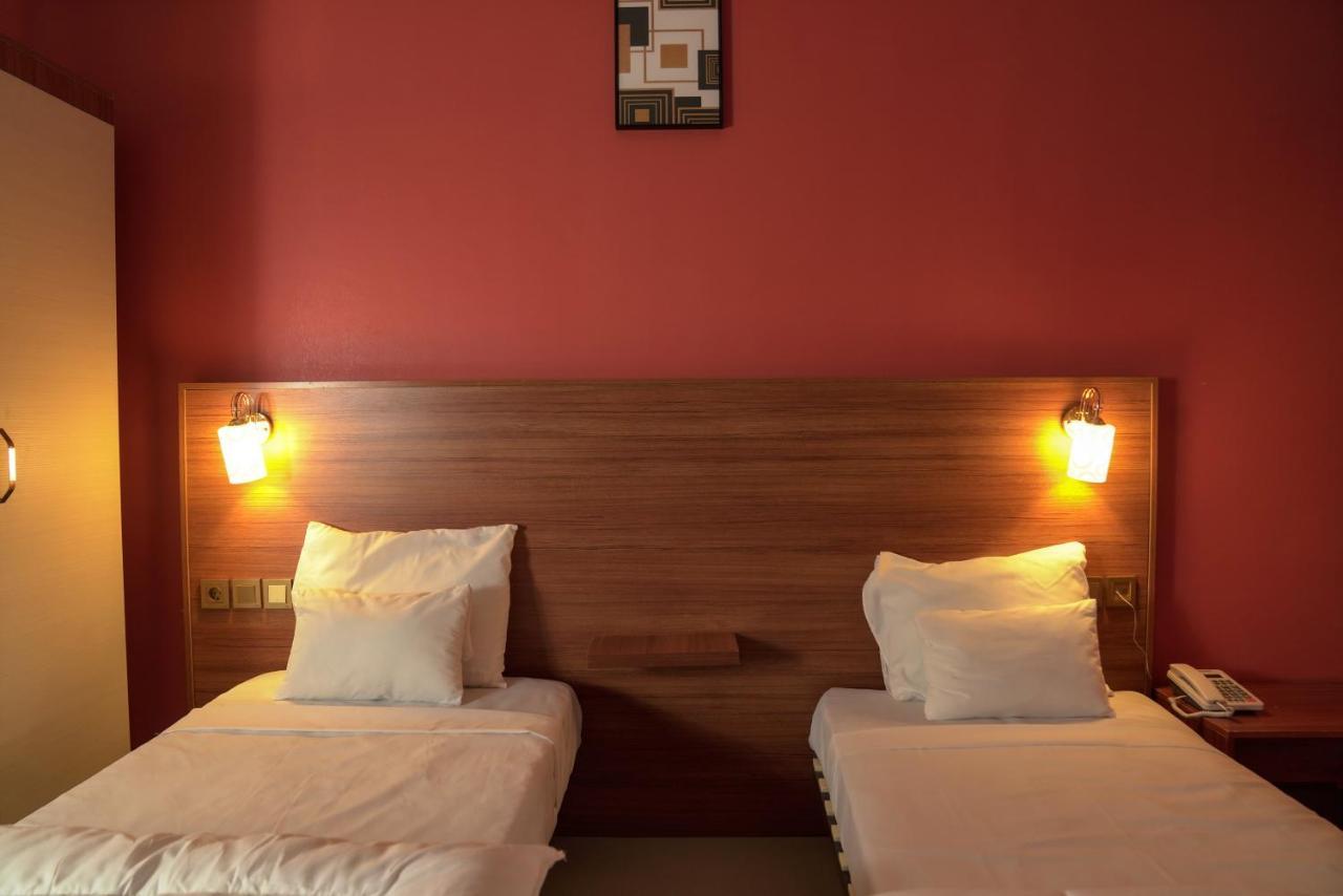 Dialali Hotel Нуакшот Экстерьер фото