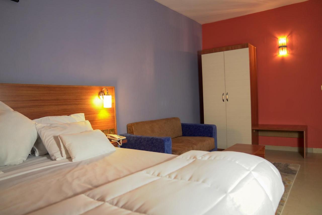 Dialali Hotel Нуакшот Экстерьер фото