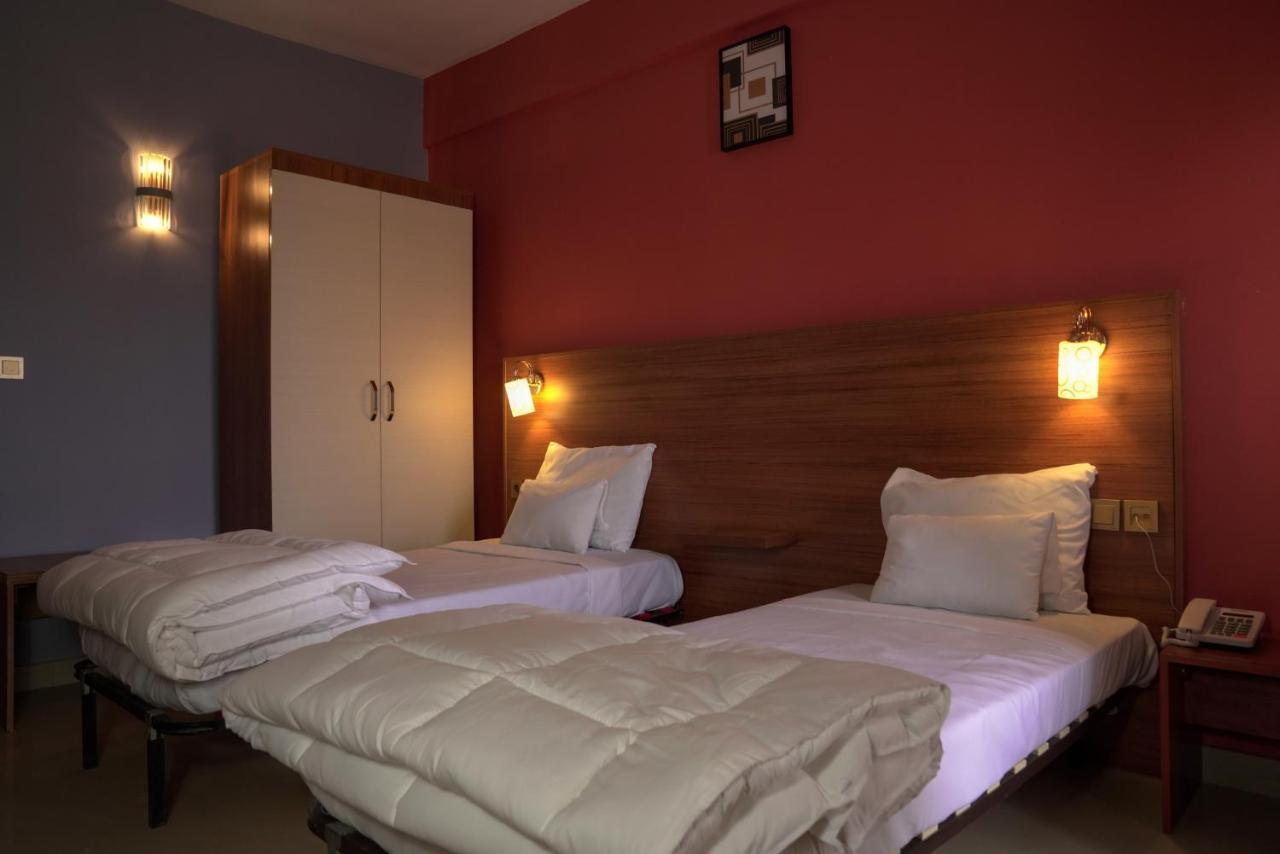 Dialali Hotel Нуакшот Экстерьер фото