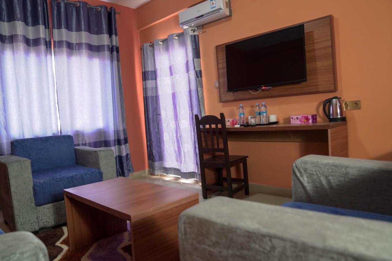 Dialali Hotel Нуакшот Экстерьер фото